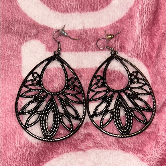 None Jewelry - 🩵3/$18🩵 Elegant Black Vintage Teardrop Earrings